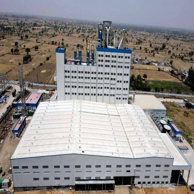 Entrepôt de structure en acier galvanisé ou peint à l'épreuve du vent avec bâtiment en acier à large portée