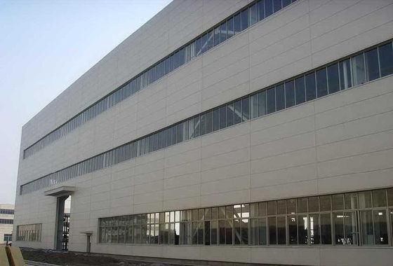 Structure en acier léger avec peinture et accessoire selon votre demande