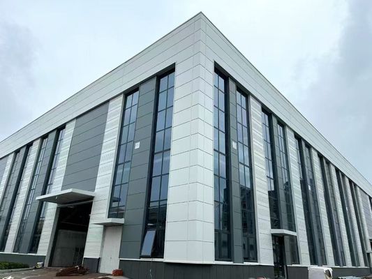 Le bâtiment d'entrepôt préfabriqué de haut niveau est personnalisable et durable pour l'industrie