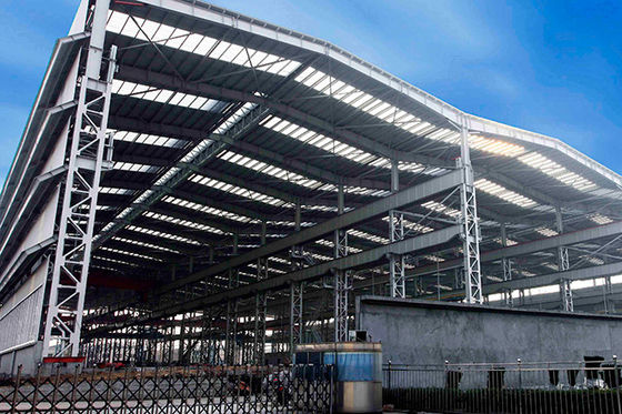 Service d'usinage de cintrage pour hangar en structure d'acier, gain de temps, installation rapide