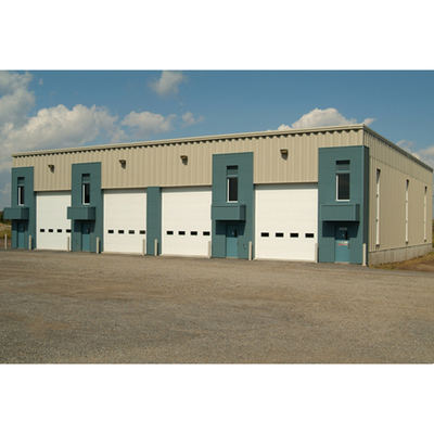 Entrepôt à structure en acier Q345 avec couleur personnalisée pour le toit et les murs