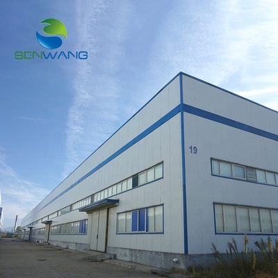 Entrepôt de structure en acier préfabriqué avec portes coulissantes en aluminium