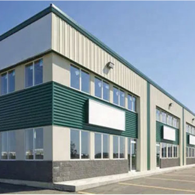 Construction de structures en acier sur mesure avec finition galvanisée ou peinte