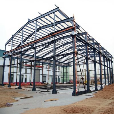 Entrepôt à structure en acier laminé à chaud avec normes européennes S235 & S355 et forte résistance aux intempéries, personnalisable