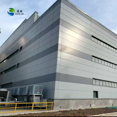 Entrepôt à structure en acier de tailles personnalisées avec acier de qualité Q235 Q355 et conception de toit en pente