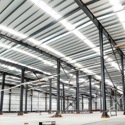 Atelier de construction préfabriquée en acier résistant aux tremblements de terre ≥ 8 degrés Traitement de surface galvanisée à chaud et capacité de charge à haute intensité