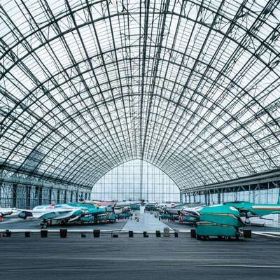 Entrepôt à ossature en acier préfabriqué avec charpente secondaire en panne galvanisée à chaud, solution de stockage durable