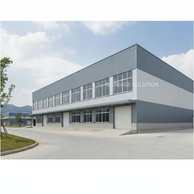 Épaisseur de panneau sandwich entre 50 et 200 mm Entrepôt à structure métallique intégré avec fenêtres en alliage d'aluminium offrant un espace de stockage